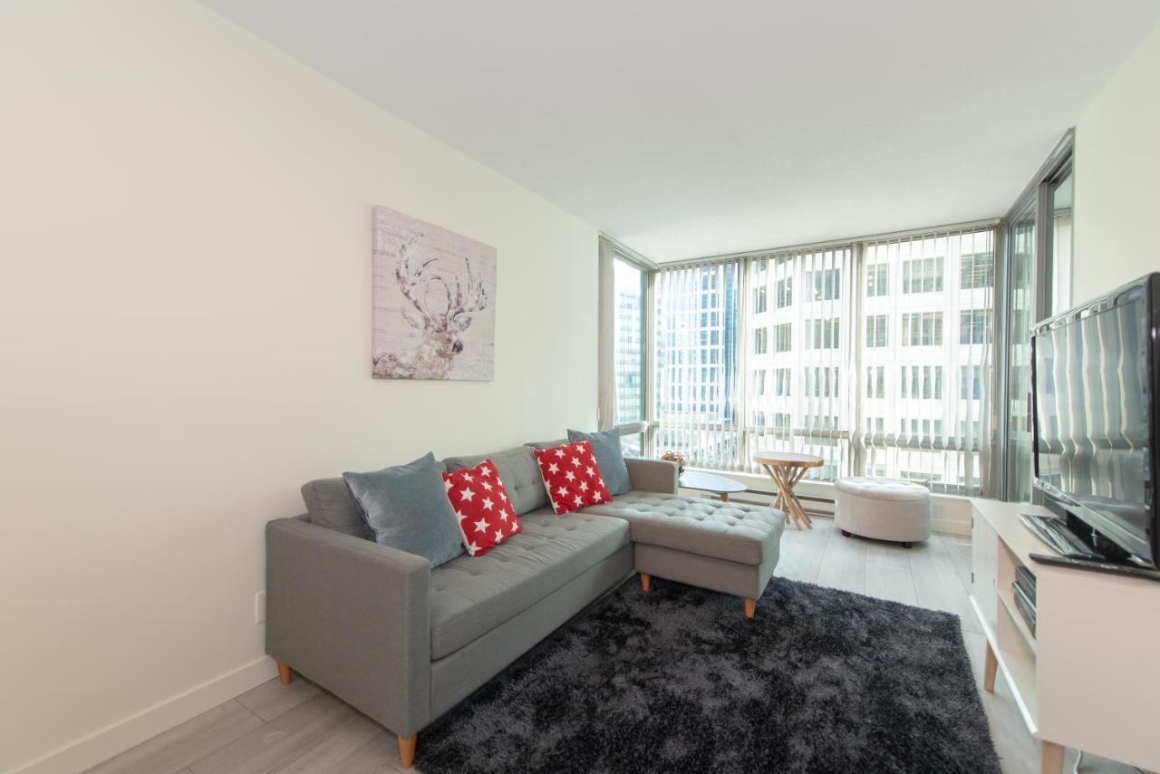 Chic 2-Bedroom In Central Downtown With Stunning Water Views Vancouver Exterior photo